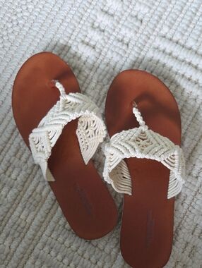 American Eagle Outfitters Cream Macramé Brown Flip Flop Sandals